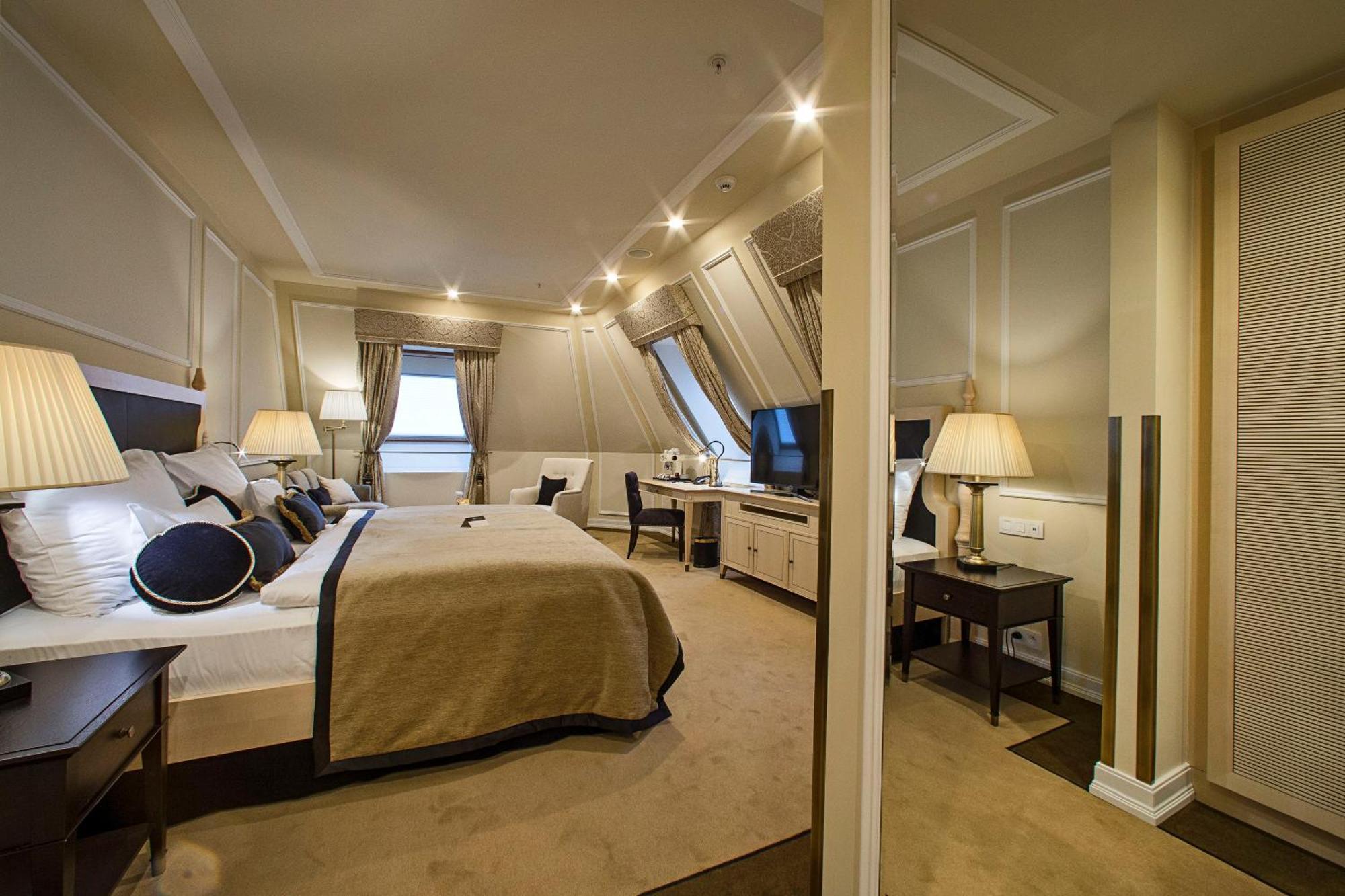 Wilson Palace By Loft บราติสลาวา ภายนอก รูปภาพ