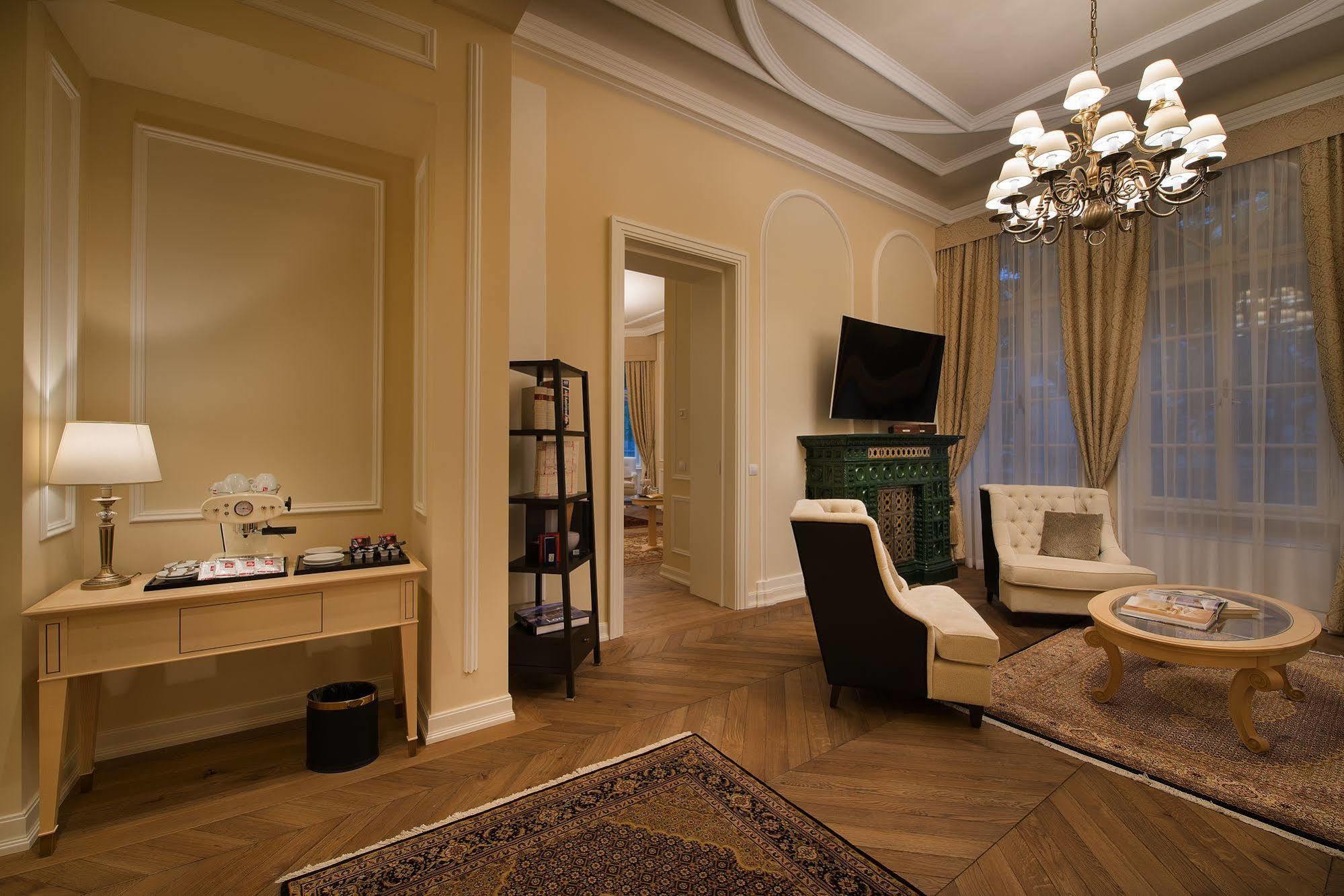 Wilson Palace By Loft บราติสลาวา ภายนอก รูปภาพ