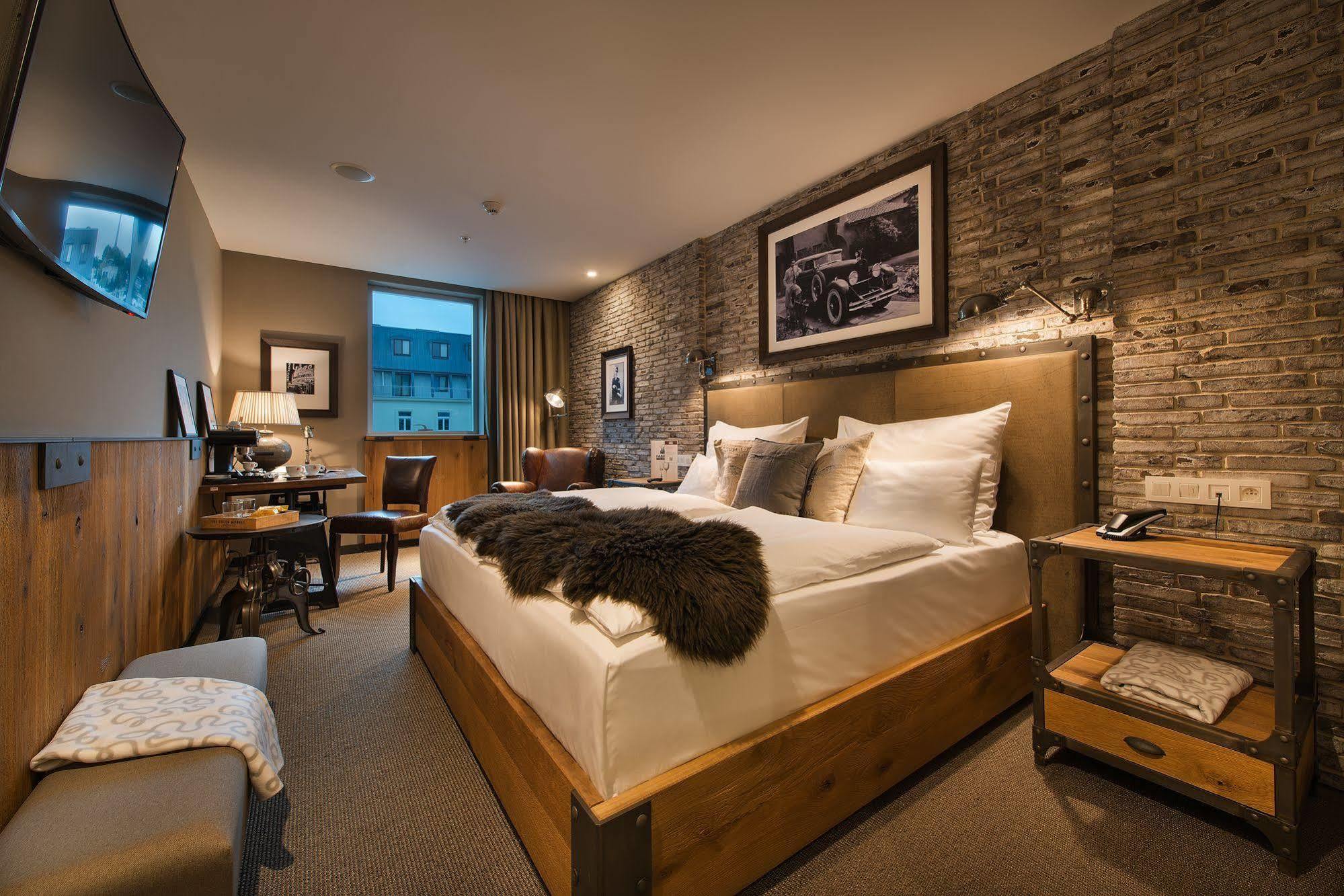 Wilson Palace By Loft บราติสลาวา ภายนอก รูปภาพ