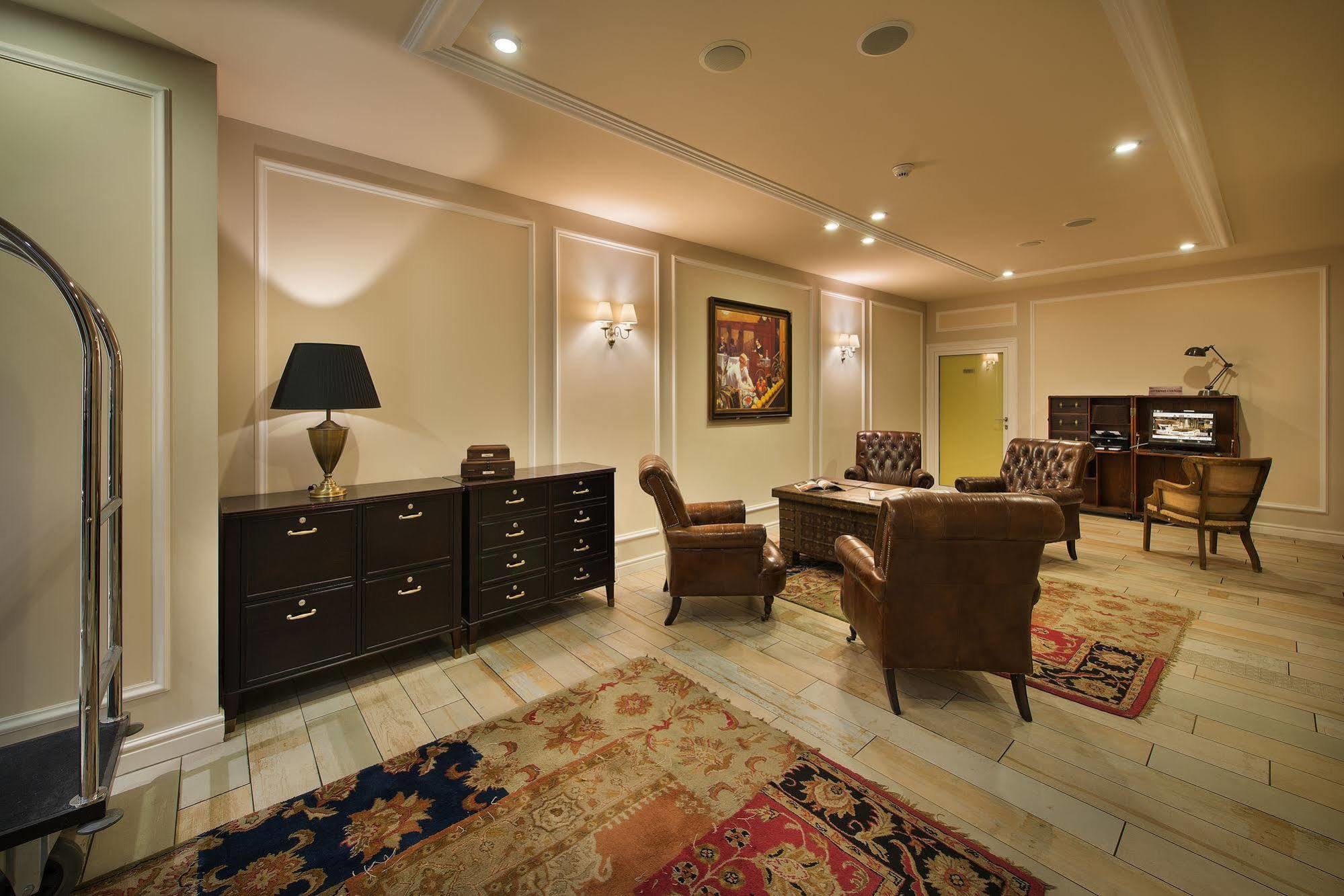 Wilson Palace By Loft บราติสลาวา ภายนอก รูปภาพ