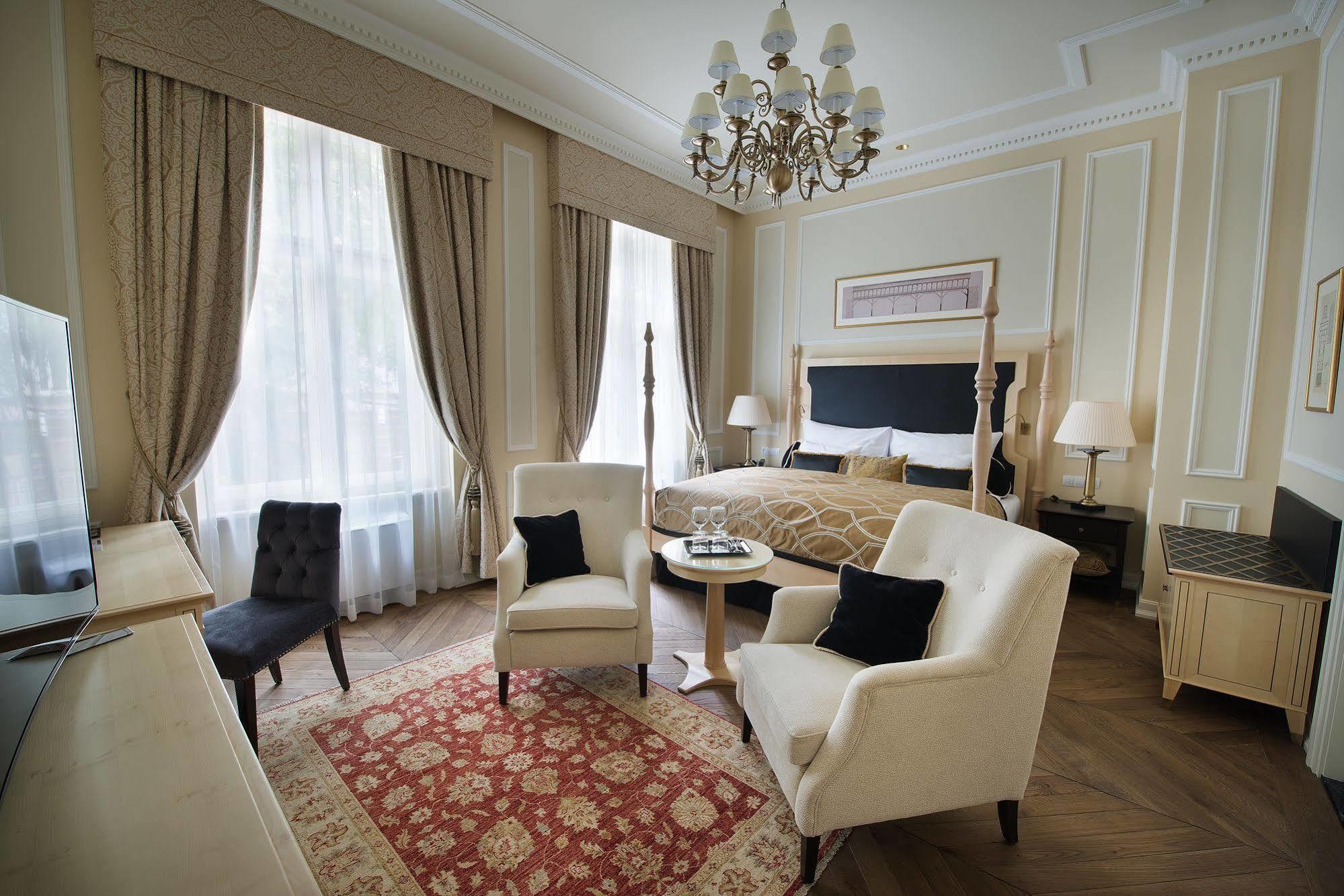 Wilson Palace By Loft บราติสลาวา ภายนอก รูปภาพ