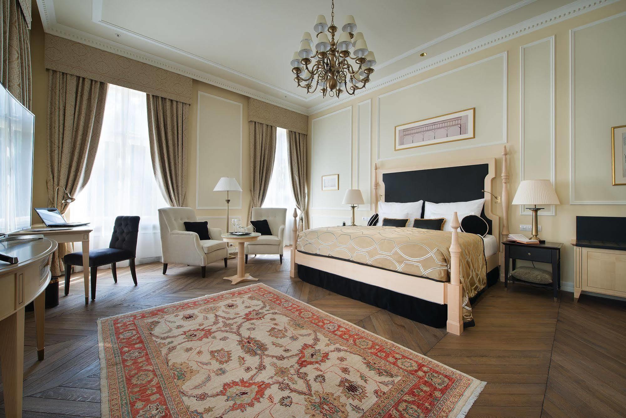 Wilson Palace By Loft บราติสลาวา ภายนอก รูปภาพ